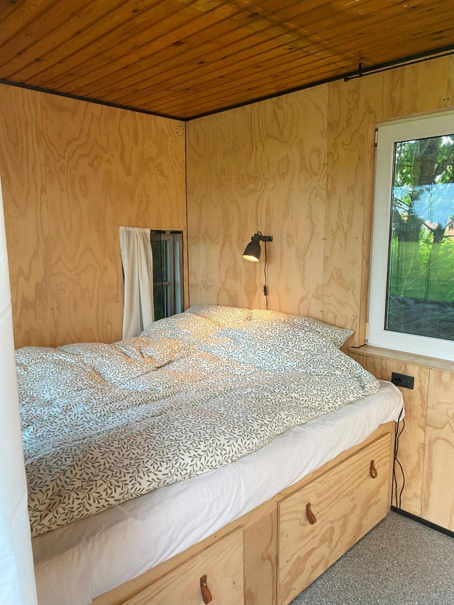 Kroghs Tiny Houses - Hyttebyen Гриннстед Экстерьер фото